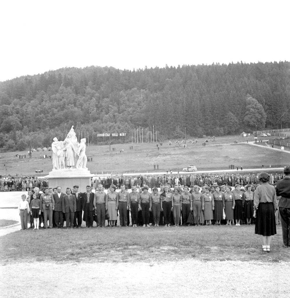 Mírová manifestace Javoříčko volá mír!, 12. června 1955 /Vlastivědné muzeum v Olomouci