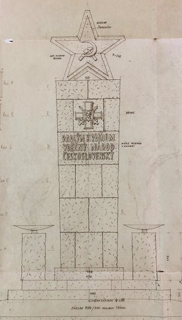 Návrhy architekta Karla Beneše na pomník dukelským hrdinům (1946), jenž měl být instalován v Aši /Muzeum Aš