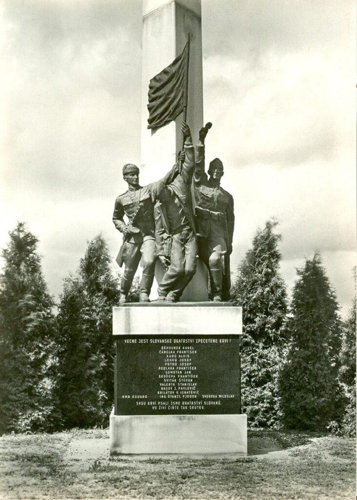 Pomník v 60. letech /Muzeum vysočiny Pelhřimov