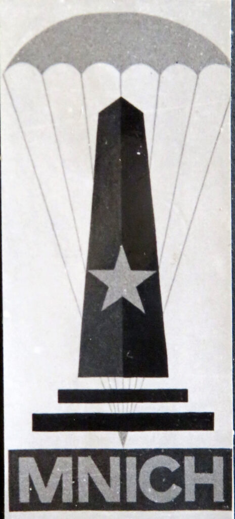Znak používaný při oslavách u pomníku v Mnichu, nedatováno /Obecní úřad Mnich