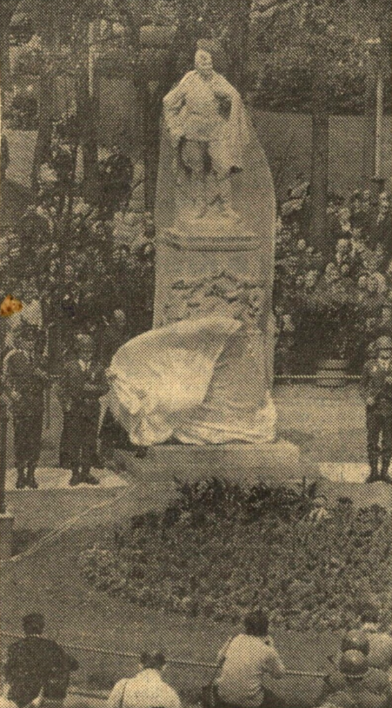 Odhalení obnoveného pomníku rudoarmějce v Karlových Varech, květen 1970 /Pravda, orgán západočeského KV KSČ 11. 5. 1970