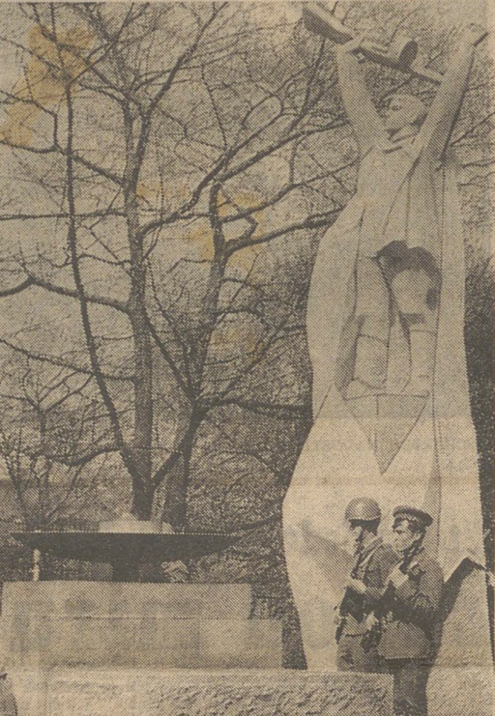 Odhalení obnoveného pomníku rudoarmějce v Teplicích, květen 1970 /Směr, orgán OV KSČ a ONV v Teplicích 13. 5. 1970