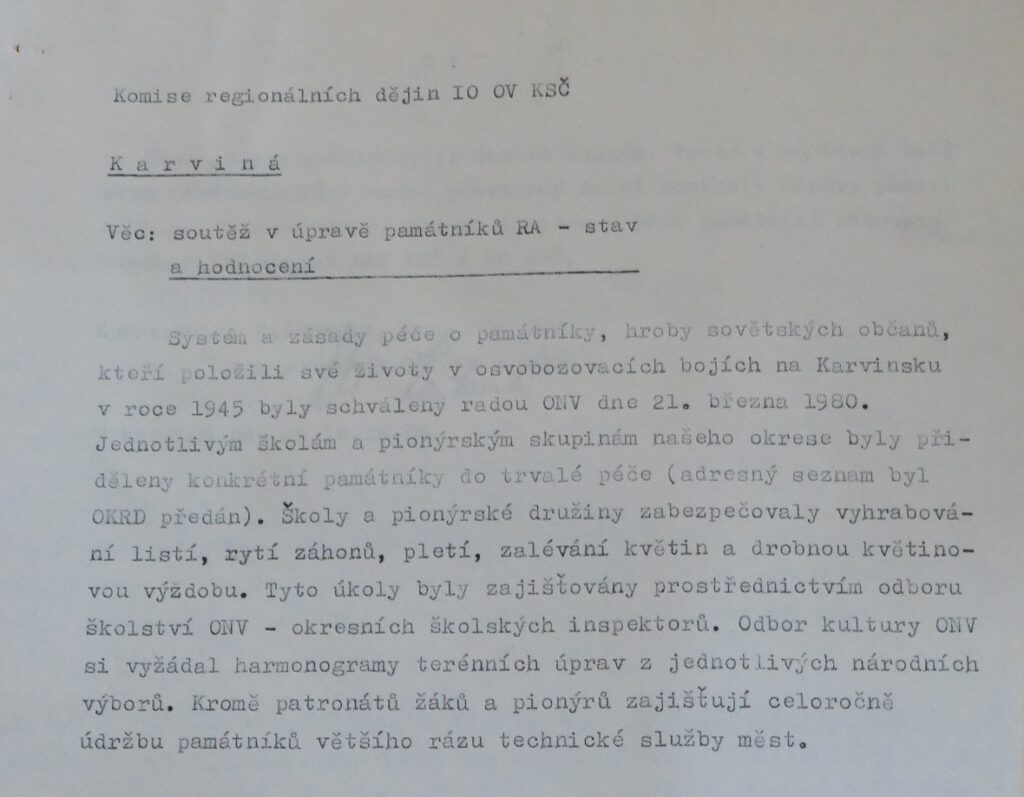 K meziškolní soutěži o nejlepší úpravu památníku Rudé armády vyhlášené ideologickým oddělením OV KSČ v Karviné, 1980 /Státní okresní archiv Karviná