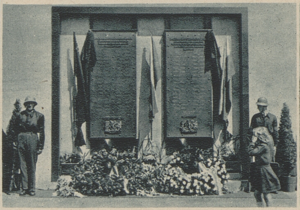 Pamětní deska se jmény obětí z řad zaměstnanců Kolbenovy továrny odhalená v květnu 1946 /Svět sovětů, časopis přátel SSSR 14. 6. 1946