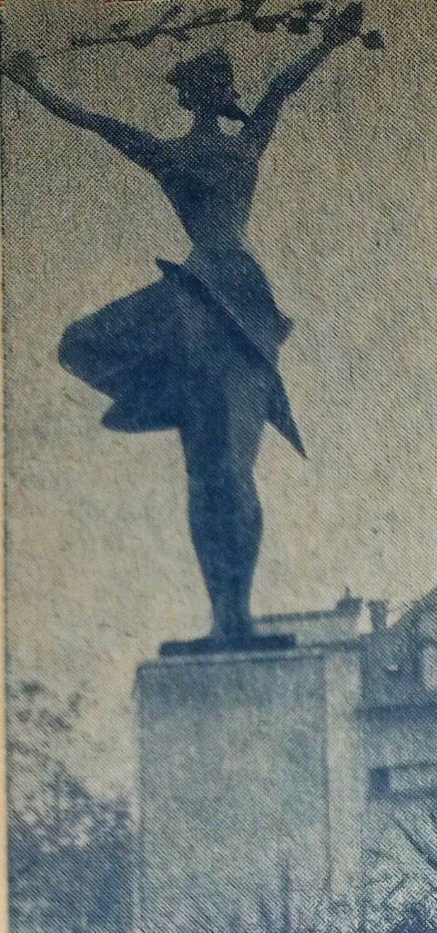 Dobová fotografie z odhalení Jílkovy sochy na náměstí Pionýrů v rámci oslav 50. výročí vzniku Československa v říjnu 1968. Pro tuto příležitost začala být plastika označována jako socha Svobody či Republiky /Kulturní život Šumperka 12 (1968)