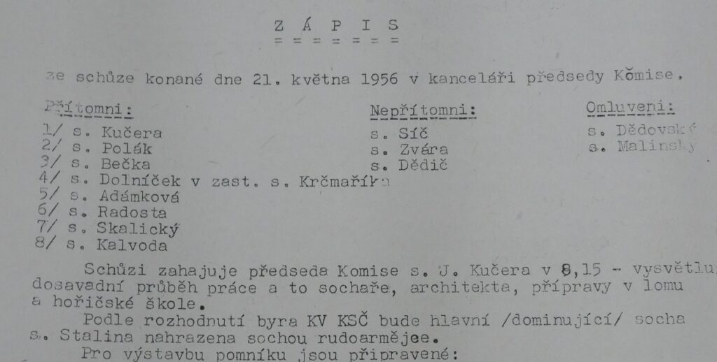 Zápis z jednání Komise pro postavení pomníku J. V. Stalina v Pardubicích, při němž také došlo na její přejmenování na Komisi pro postavení Památníku osvobození v Pardubicích, 21. 5. 1956 /Státní okresní archiv Pardubice