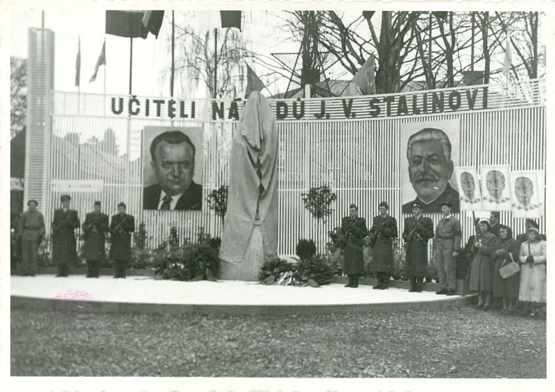 Odhalení pomníku Stalina v Šumperku v prosinci 1951 /Vlastivědné muzeum v Šumperku
